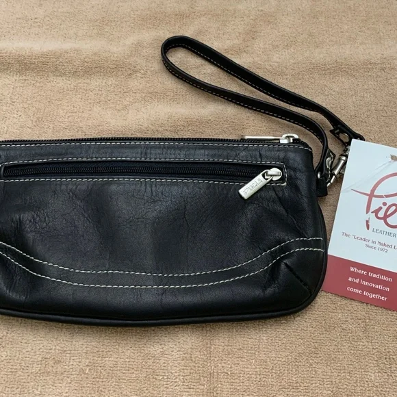 NWT Ladies Large Wristlet - Picture 2 of 7
